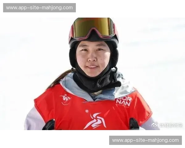 中国单板滑雪U型场地名将赛后坦言 求稳与冲金心态影响动作选择