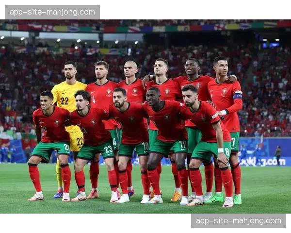 葡萄牙中前场创造力十足，B费B席莱奥构成进攻核心框架